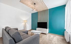 Jardin Prive Et Deco Moderne A Vichy